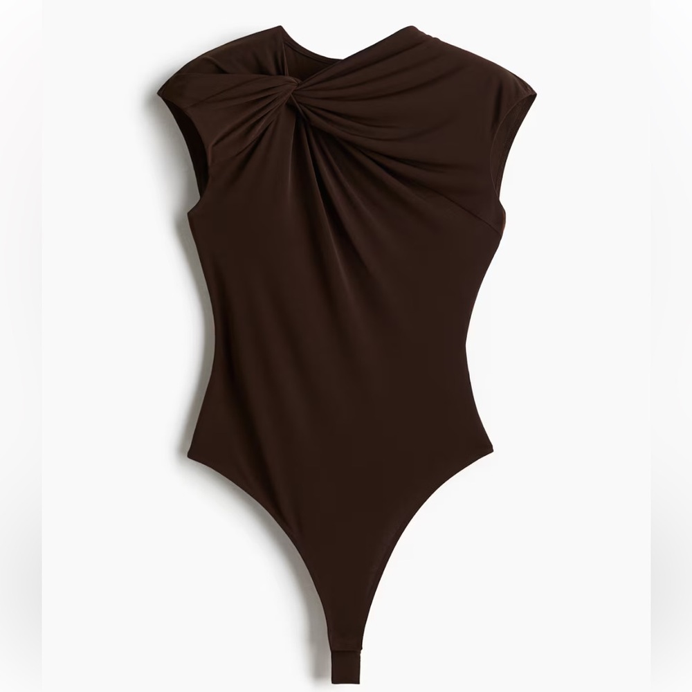 H&M Bodysuit NWT Size M Women’s Chocolate Brown Asymmetric neckline Cap Sleeve
